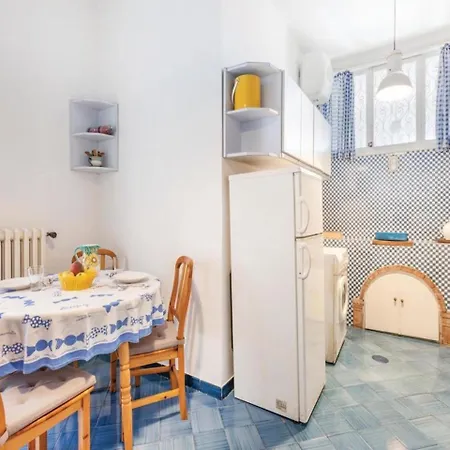 Sleeps 6 Wifi Villa