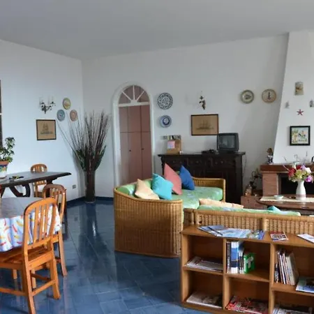 Villa Sleeps 6 Wifi